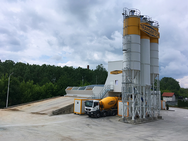 Beton včetně dopravy a čerpání (prostřednictvím sesterské společnosti)